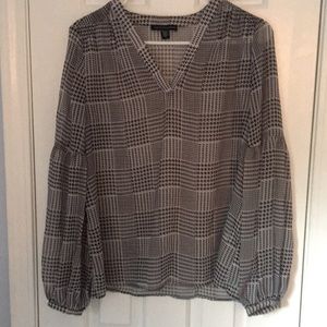 Saks Fifth Avenue Houndstooth shear blouse